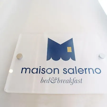 Bed and Breakfast Maison Σαλέρνο